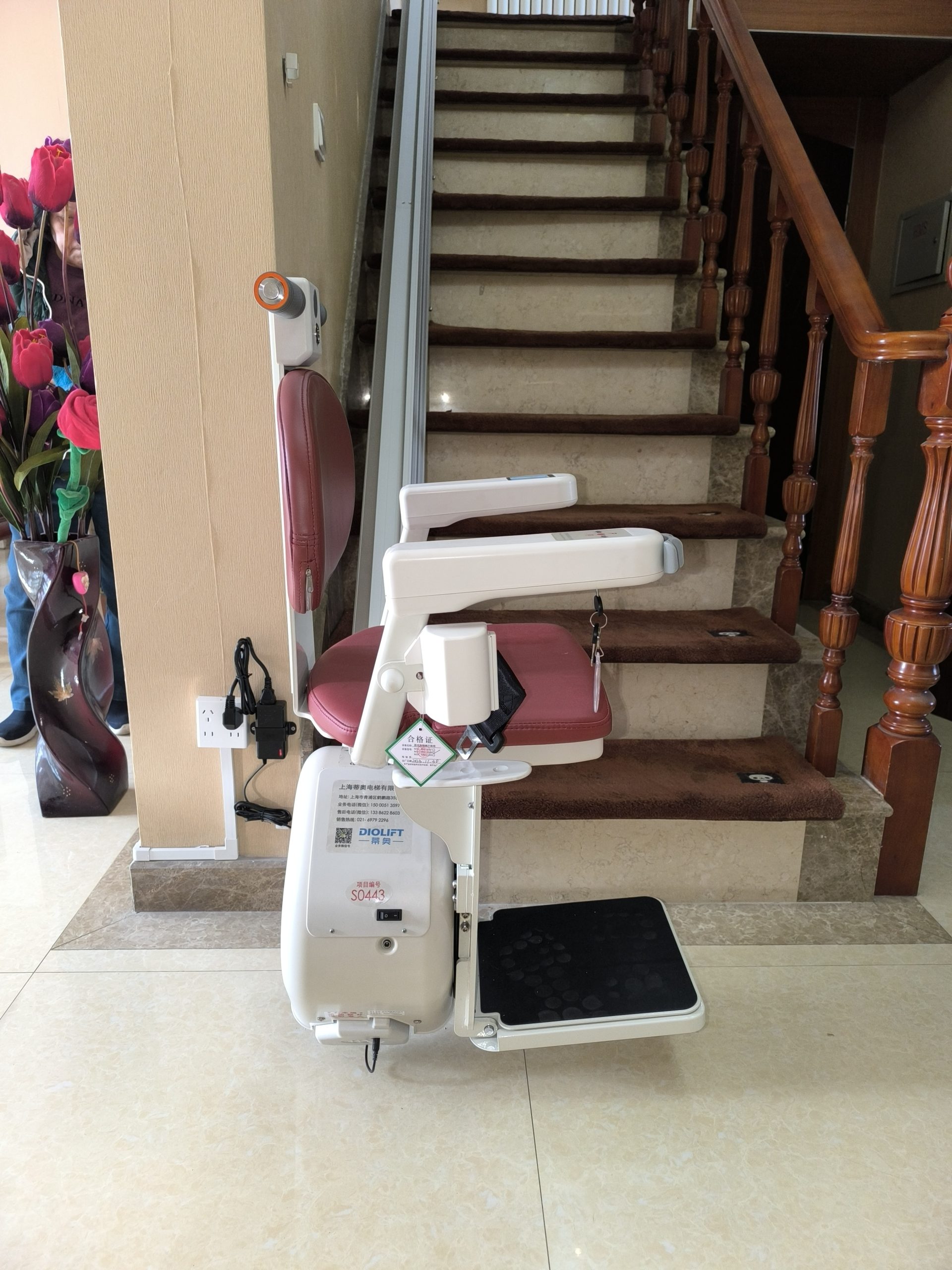 北京大興區(qū)2層可坐可站式座椅電梯案例